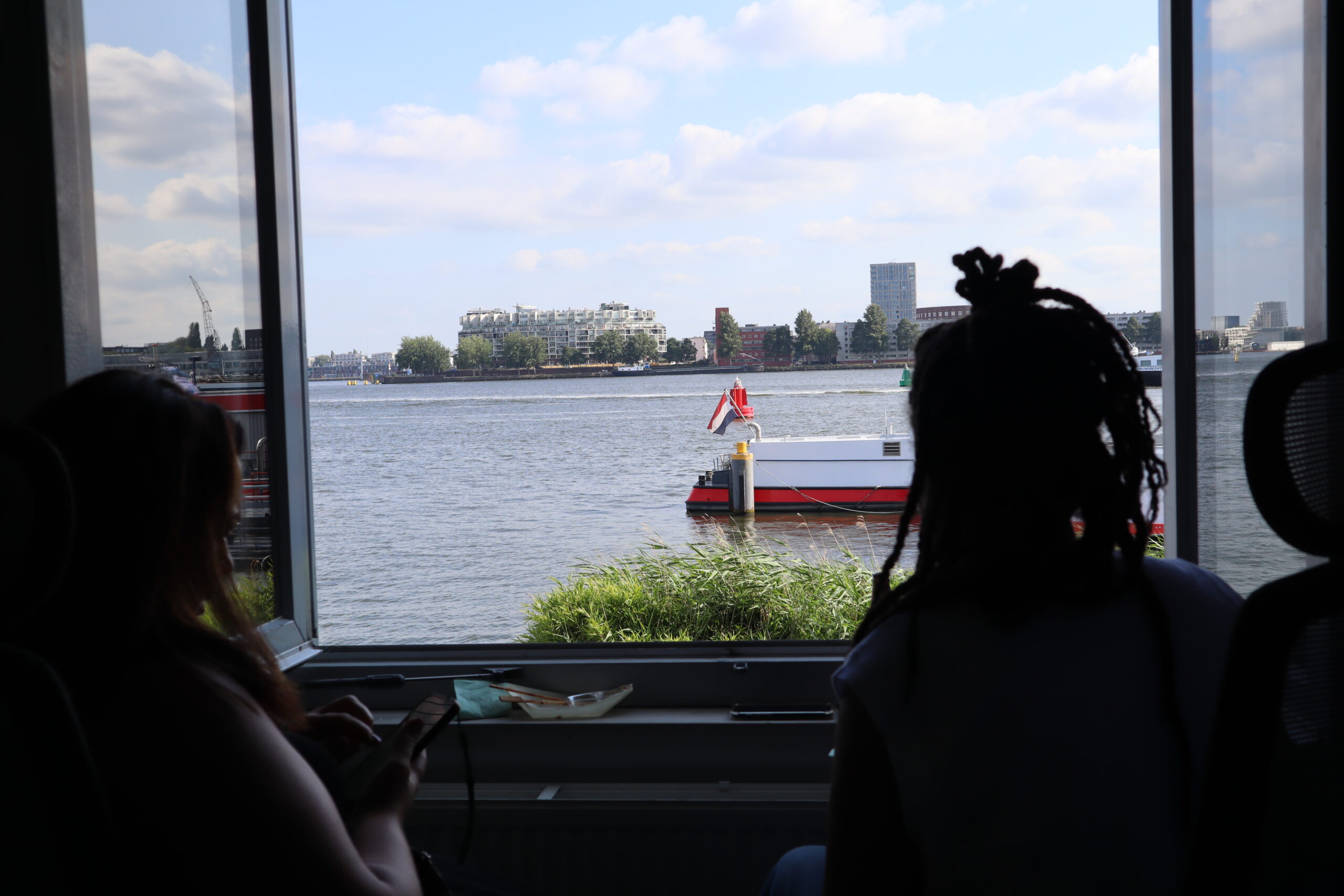 Uitzicht over het water in Amsterdam-Noord